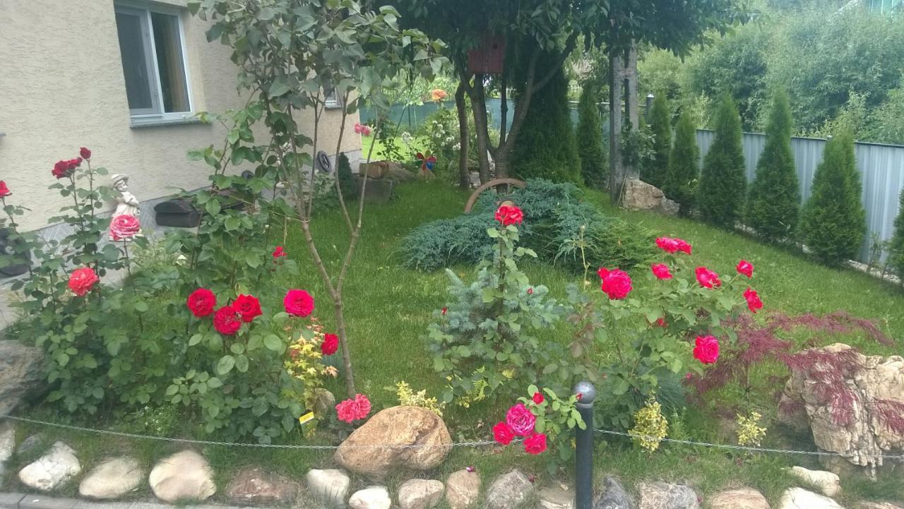Casa Mamei Suceava Exteriör bild