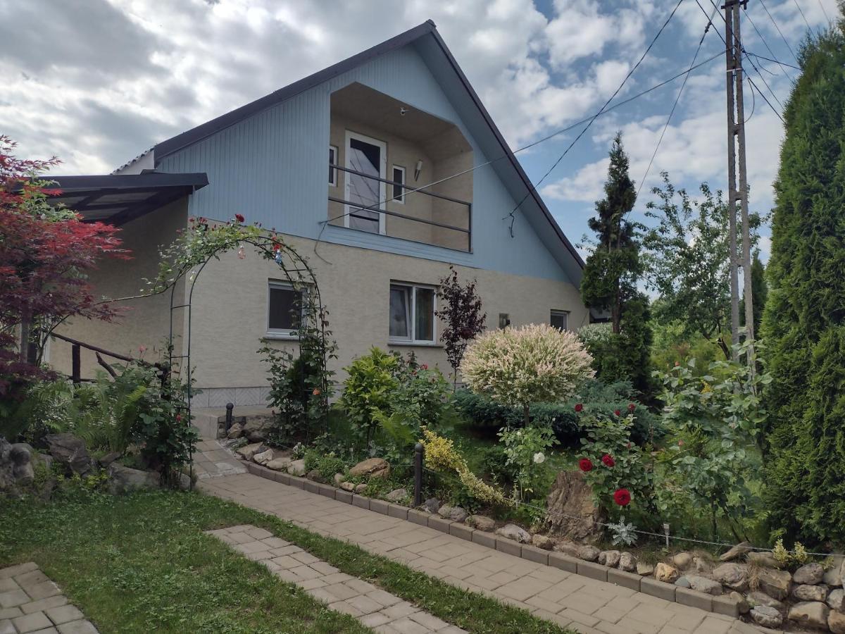 Casa Mamei Suceava Exteriör bild